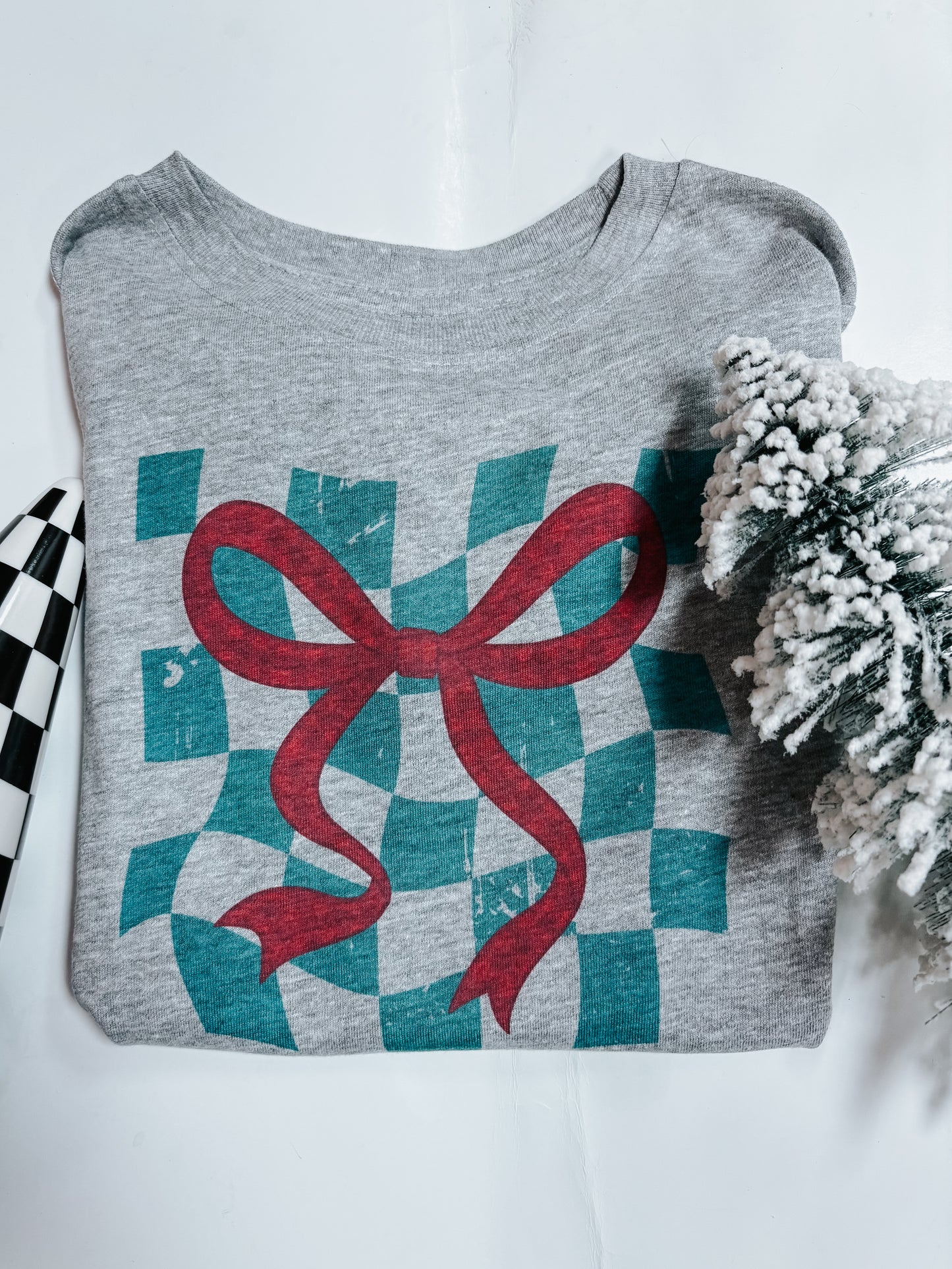 festive checkered bow tee ⚡︎