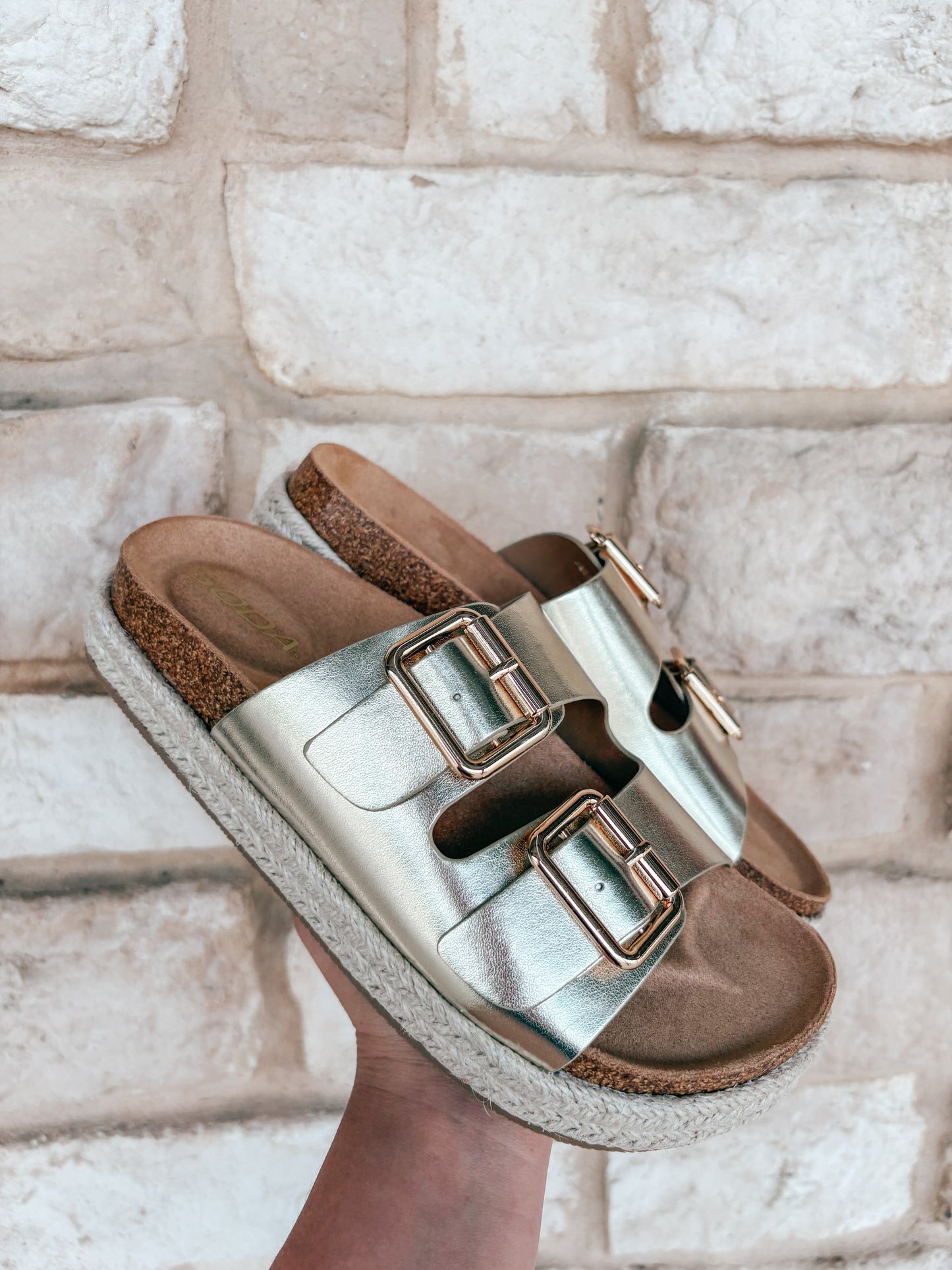 beach day sandals ✿