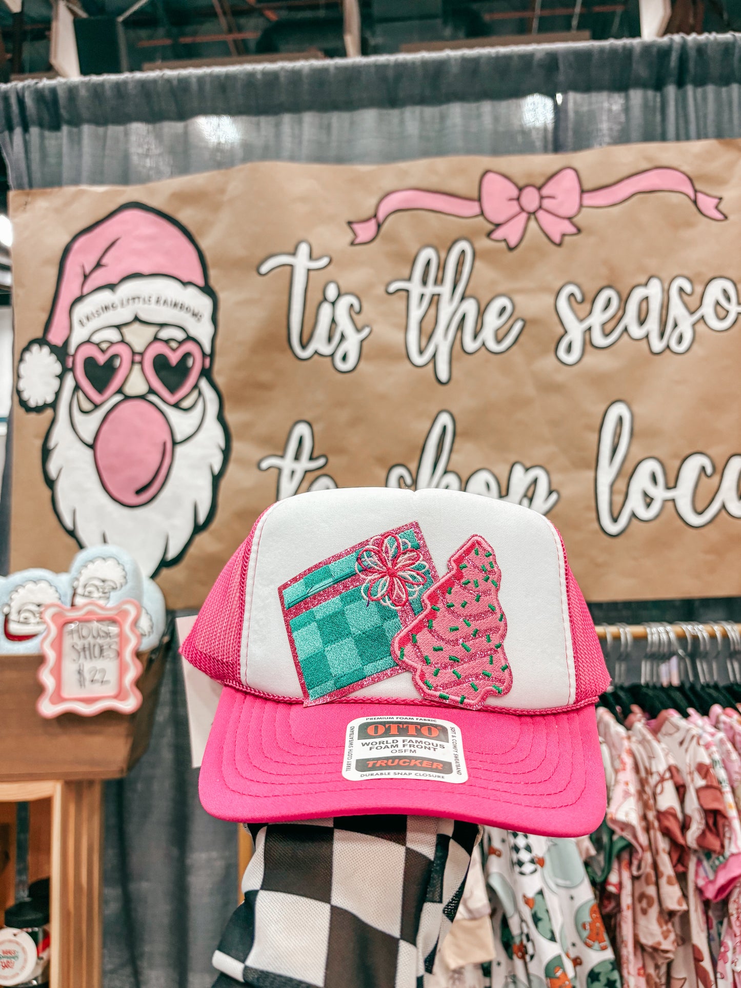 wrapped like a bow trucker ✿