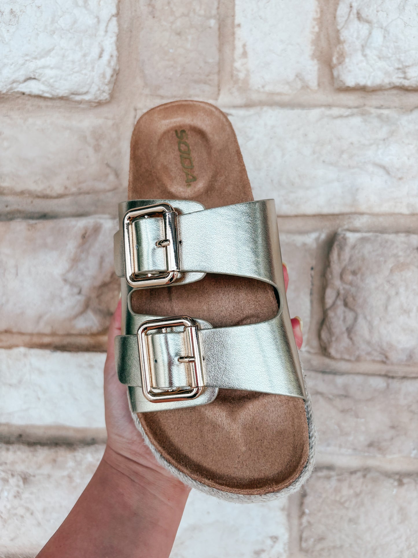 beach day sandals ✿