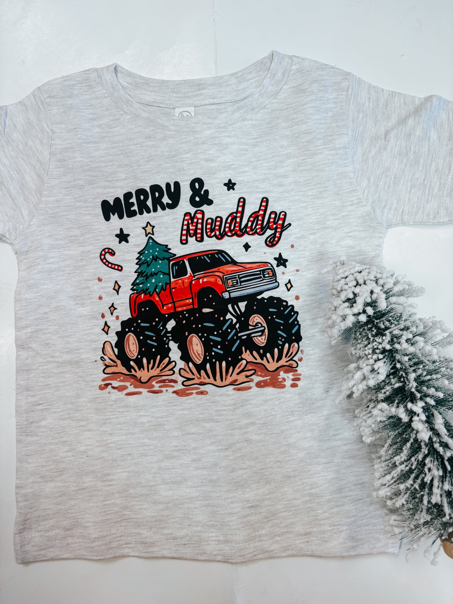 merry and muddy tee ⚡︎