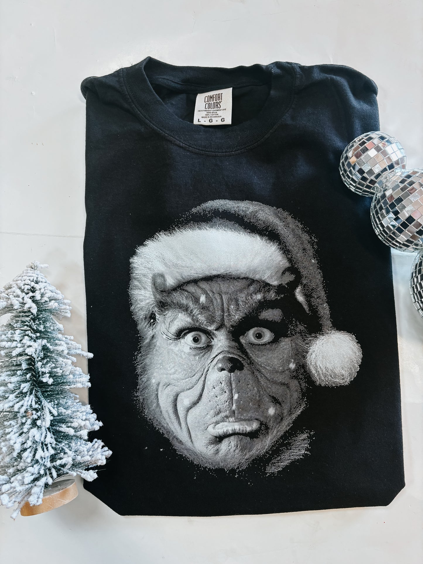 grinchy tee ✿
