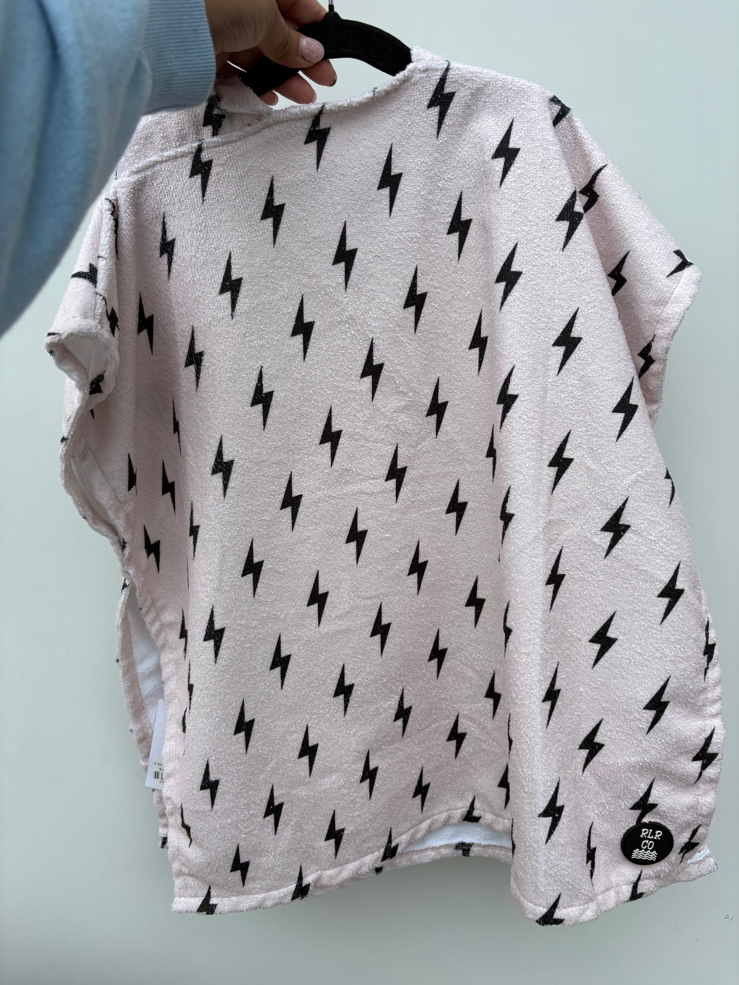 bolt hooded towel ⚡︎