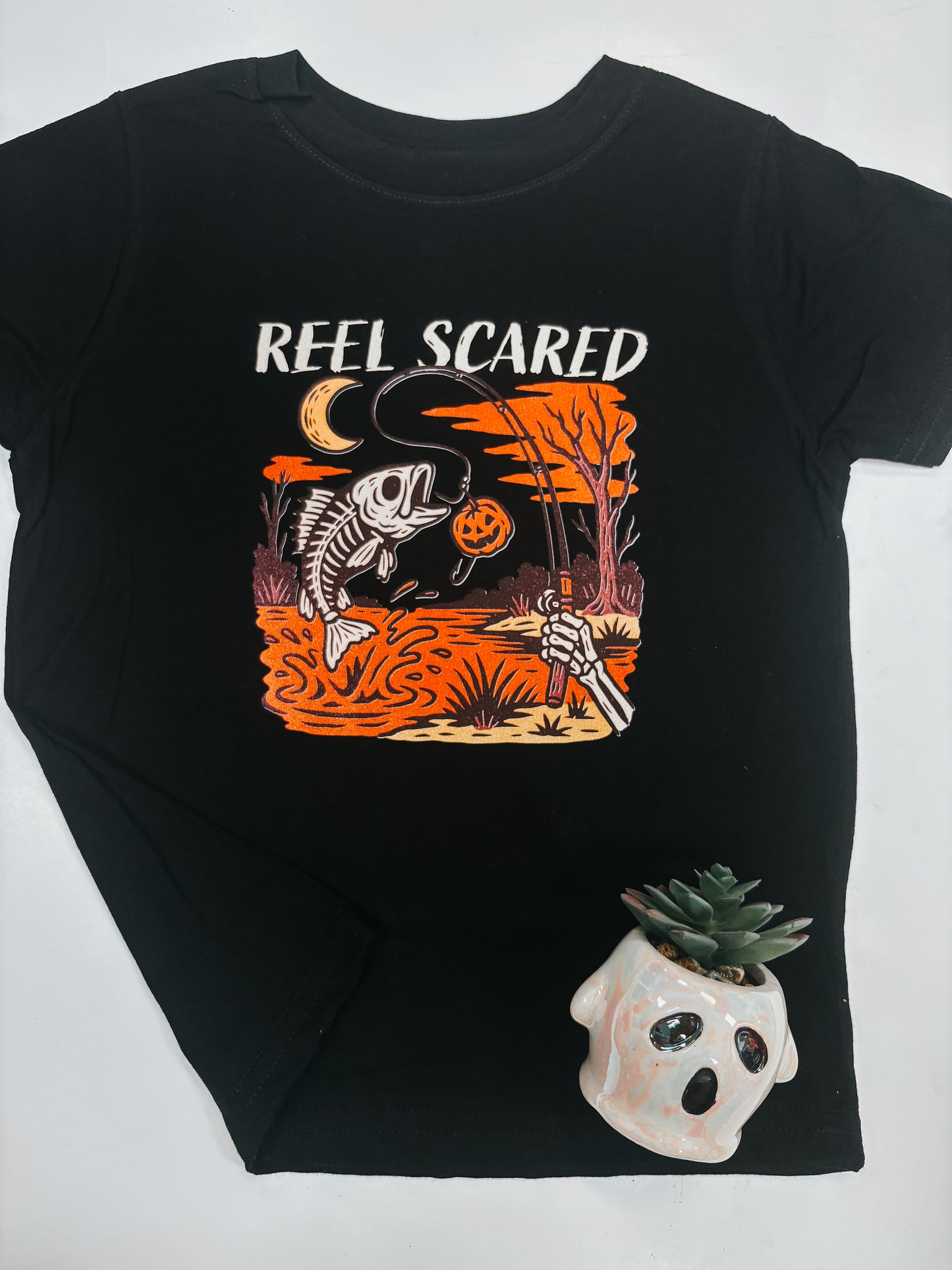 reel scared tee - ☻