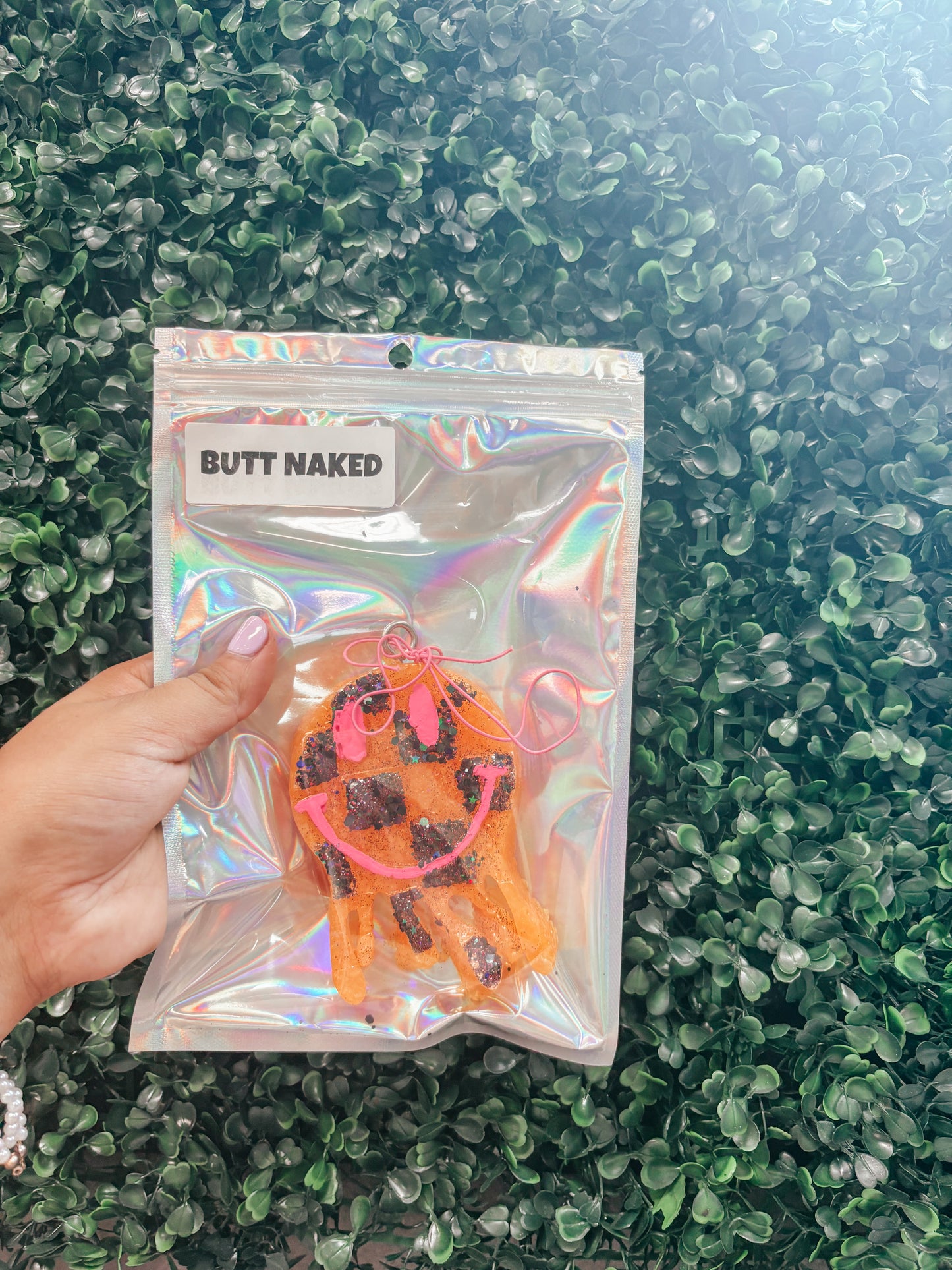 butt naked smiley ✿