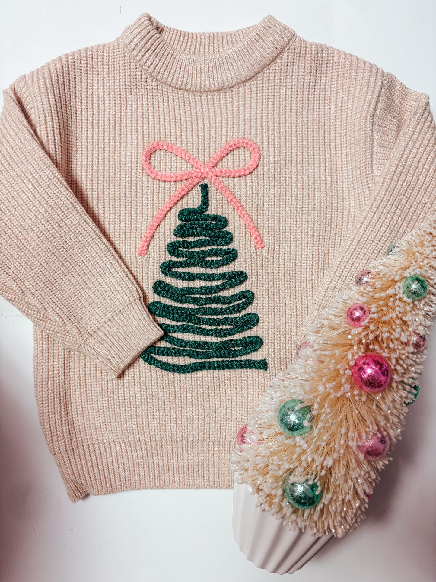 Christmas with a bow cream sweater ✿