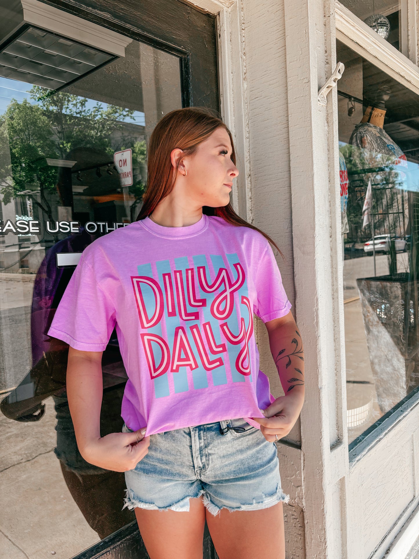 dilly dally tee ✿