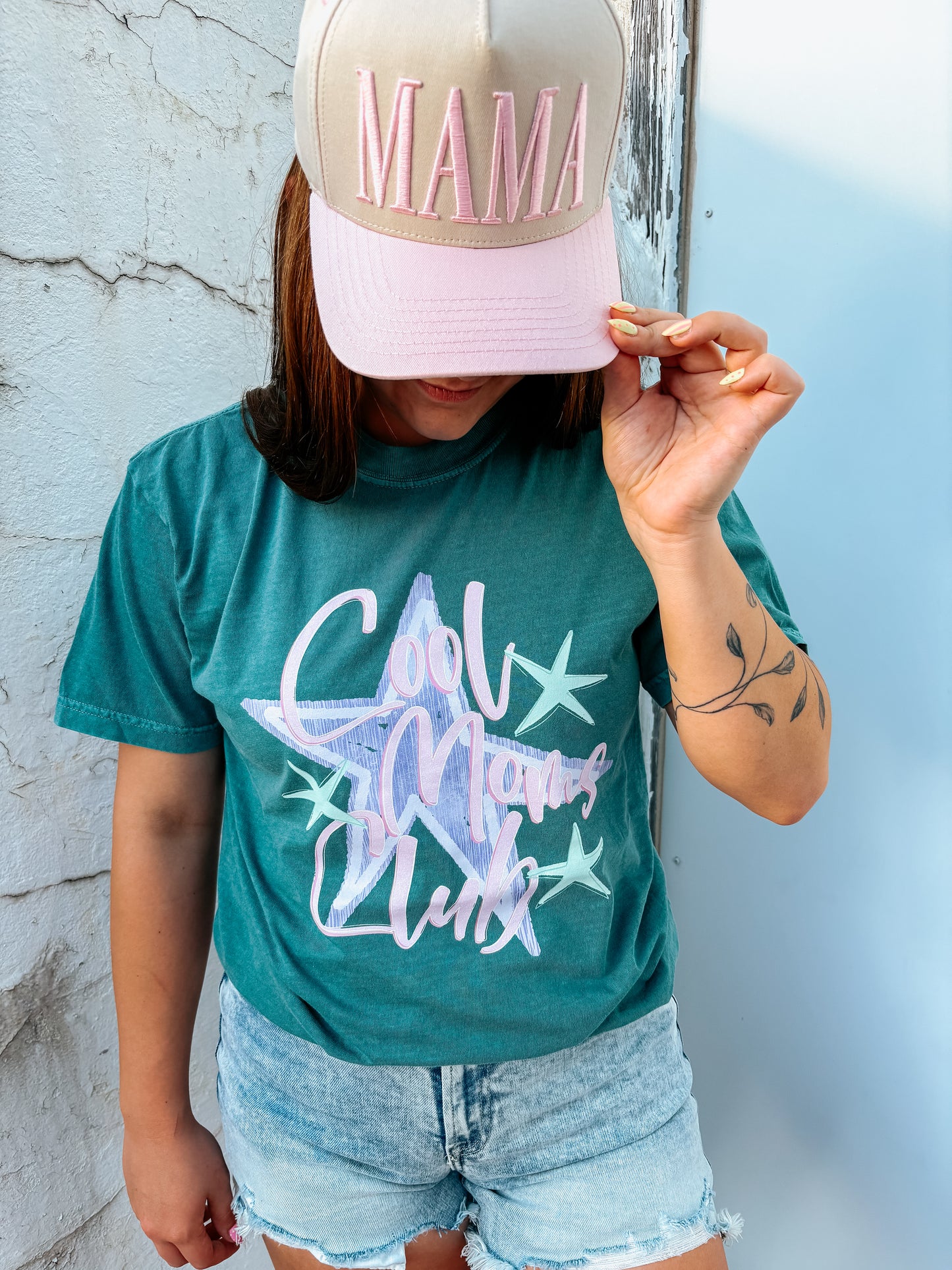 cool moms club tee ☆