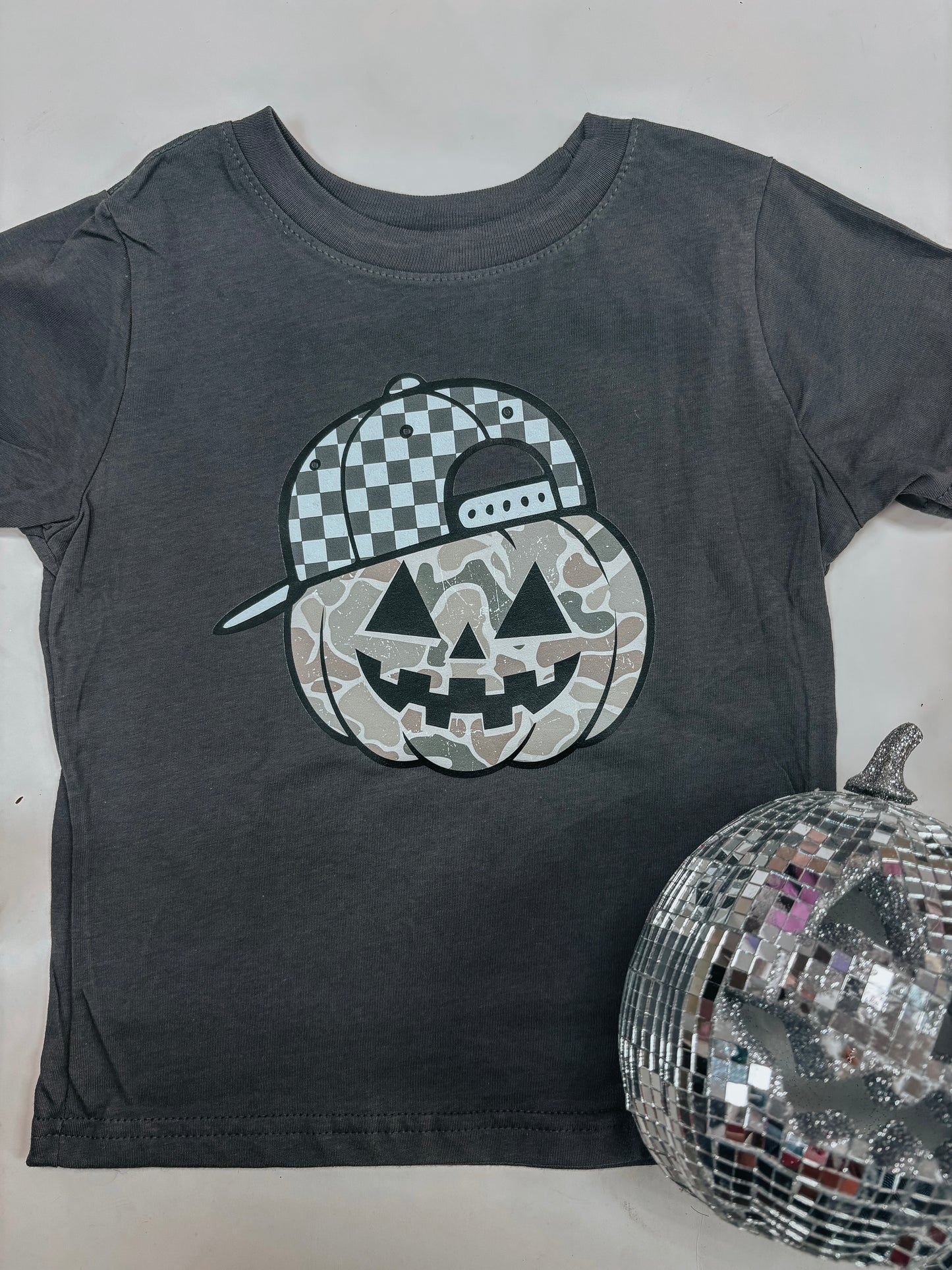 checkered pumpkin tee 🎃