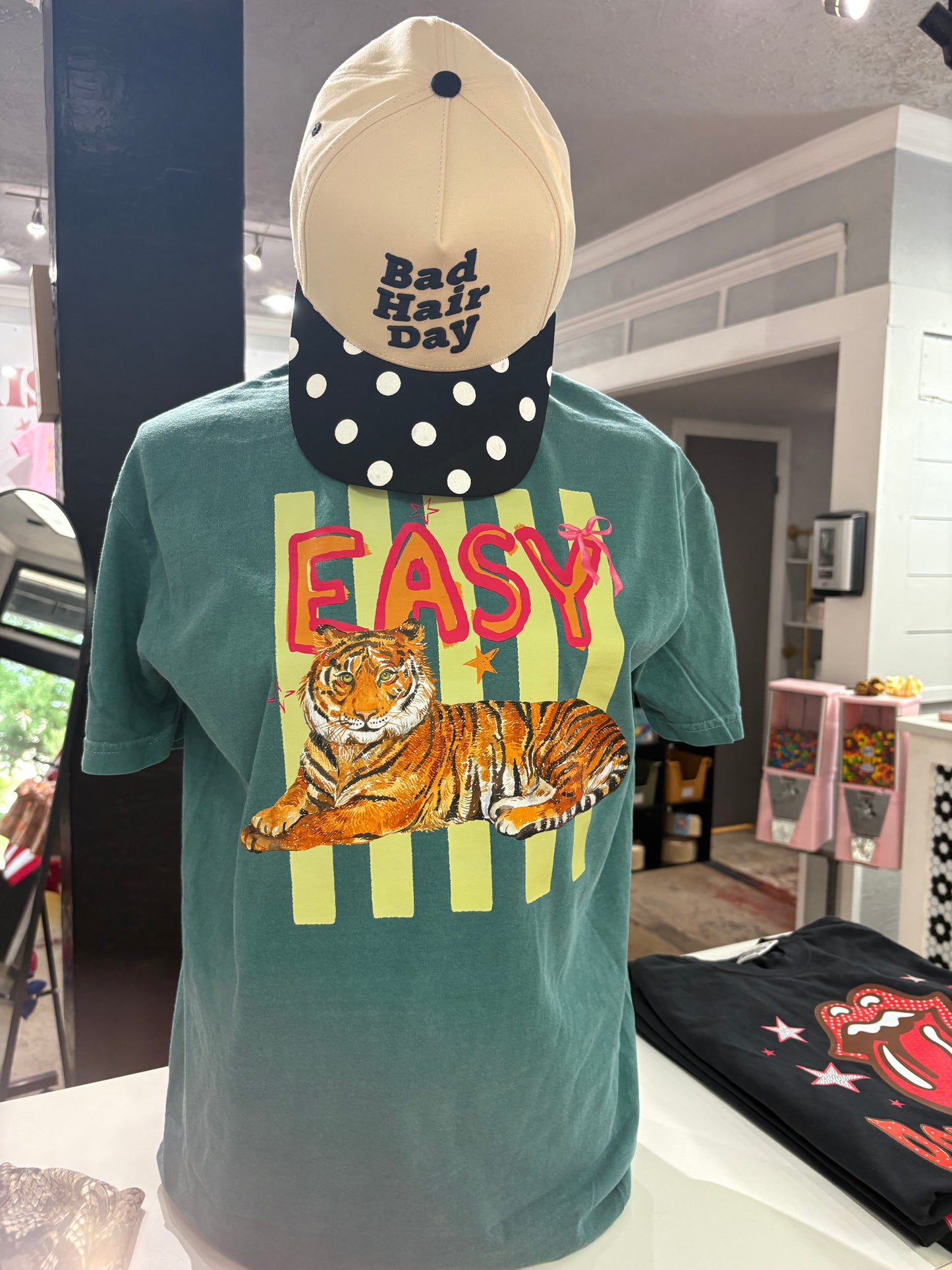 easy tiger tee 🐅
