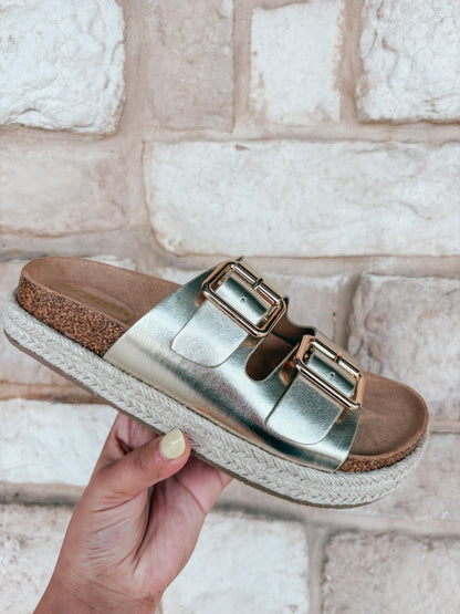 beach day sandals ✿