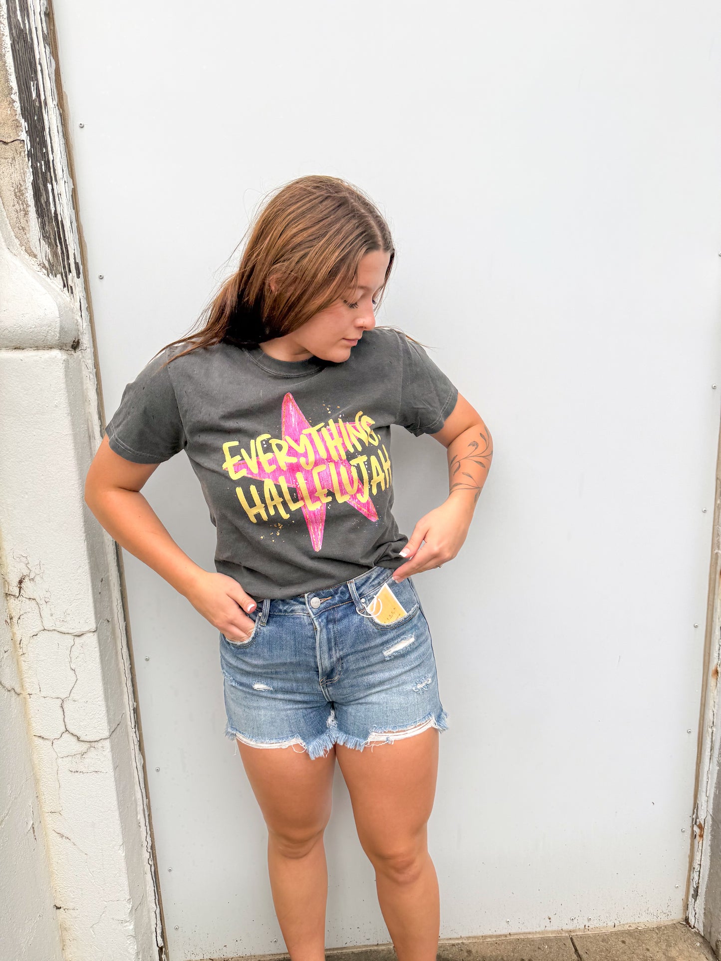 everything hallelujah tee ✿
