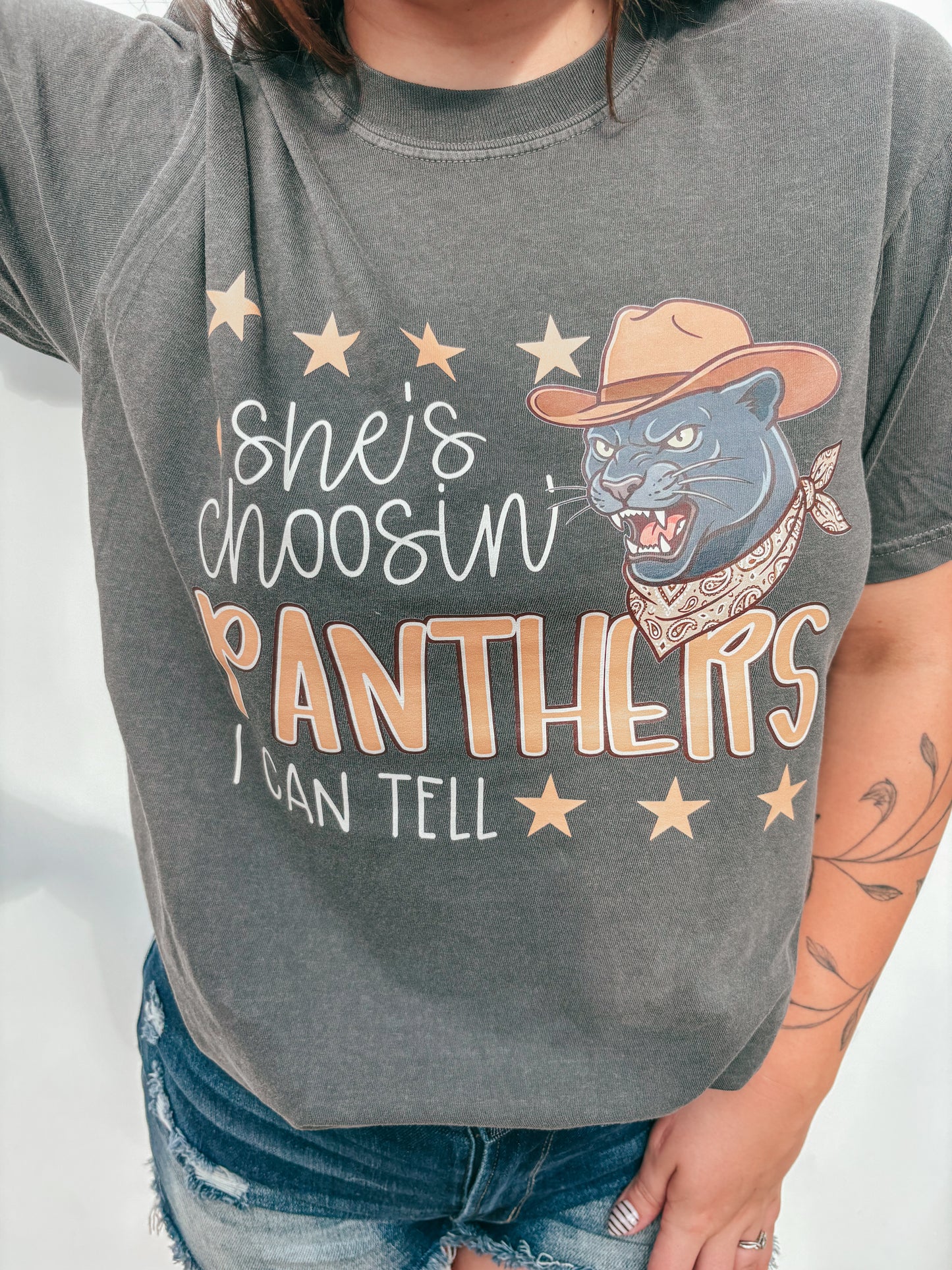 she’s choosing panthers tee ☆