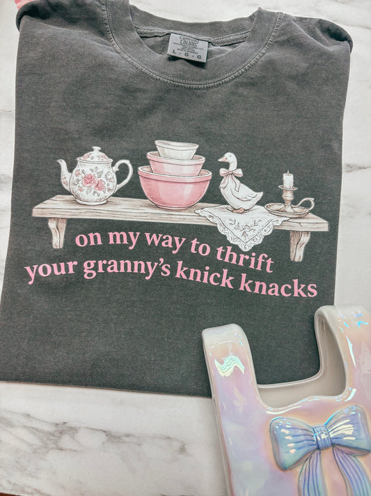 on my way to thrift your granny’s knick knacks ✿