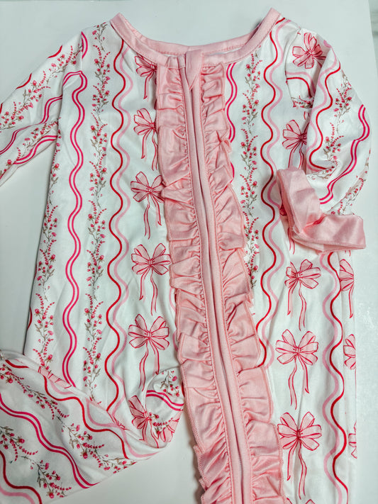 sweet + simple ruffled sleeper ✿