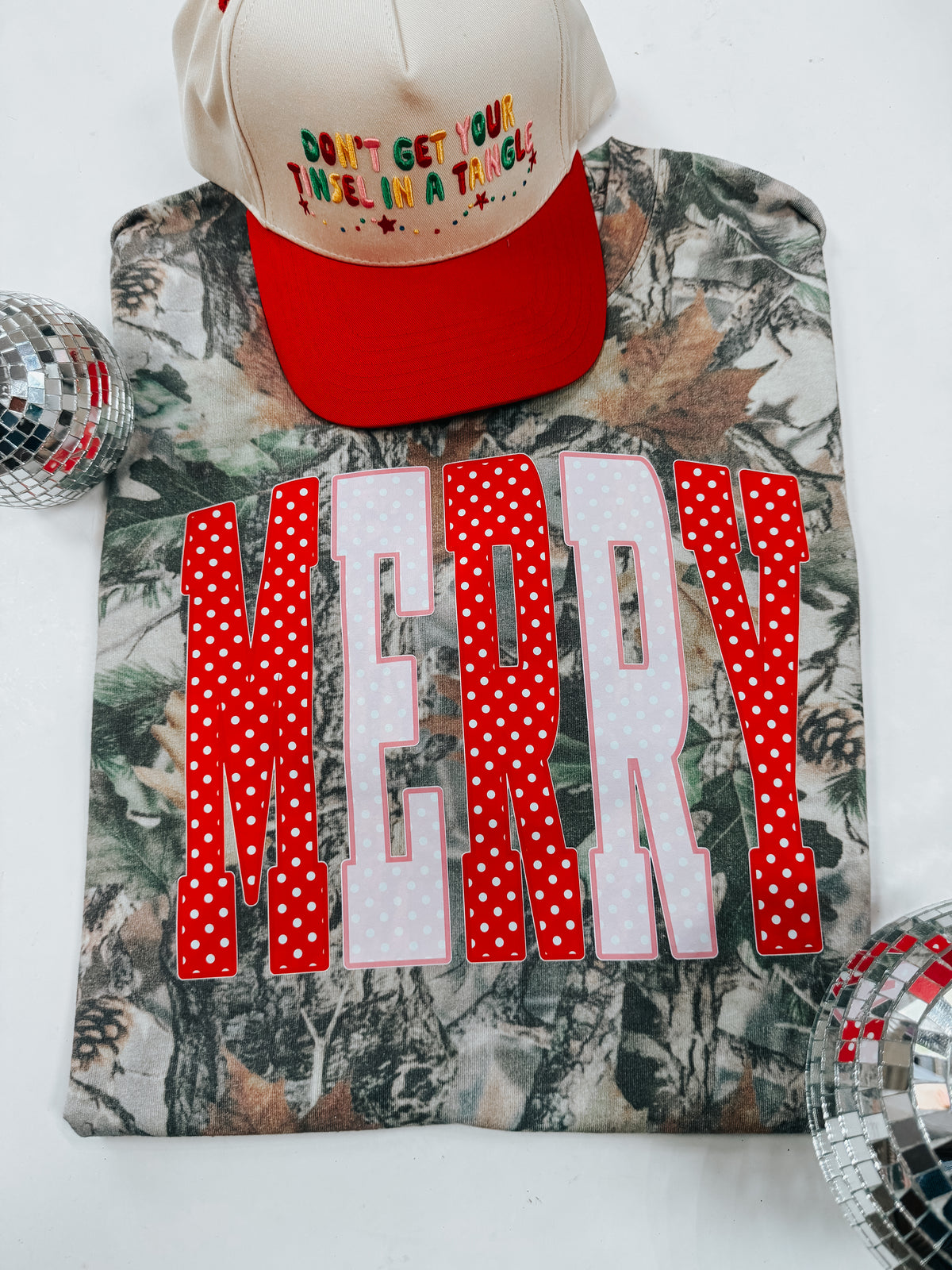 merry camo tee 🎄