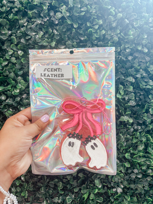 leather ghost ✿