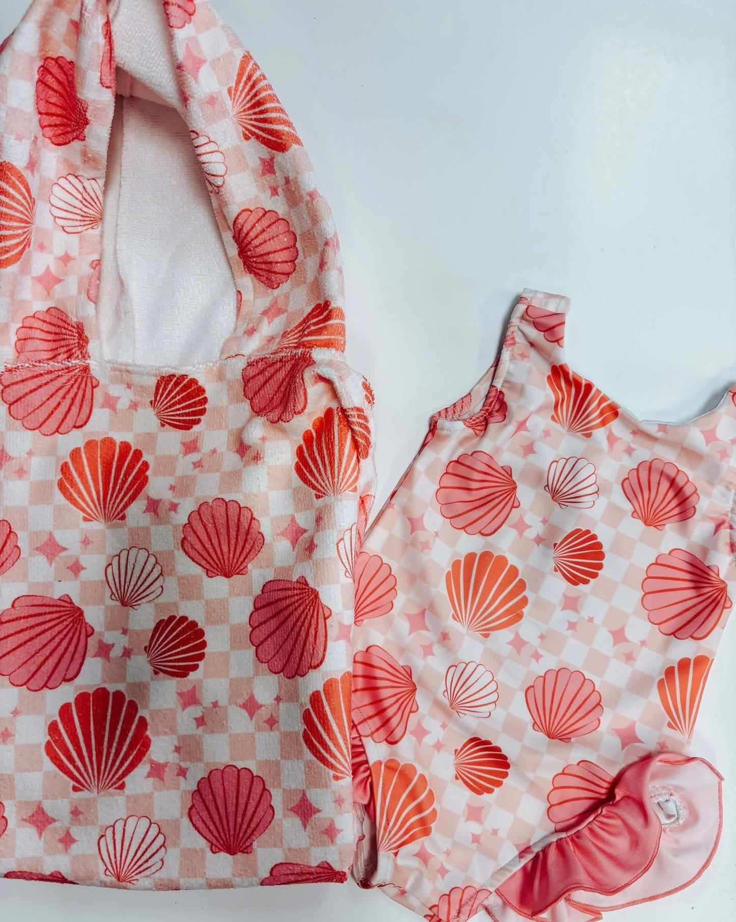 pink seashell hooded towel ☀︎