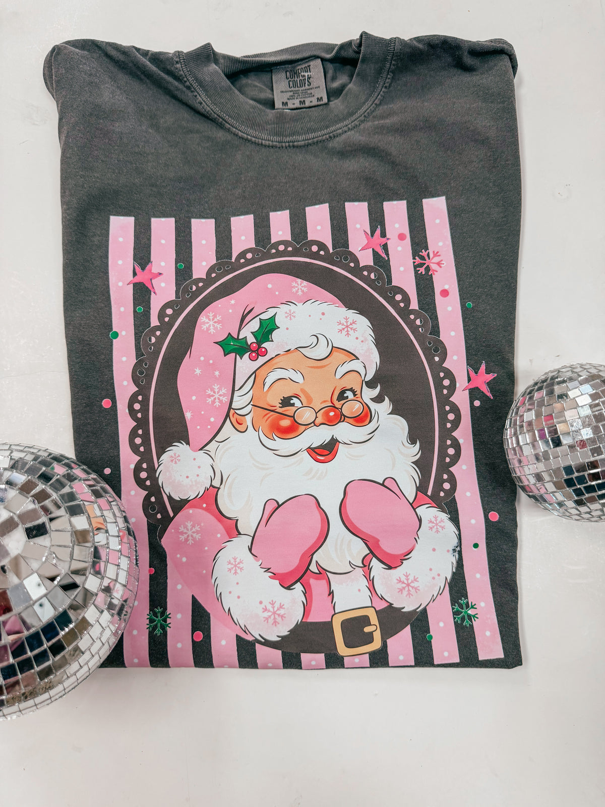pink santa tee 🎅🏼